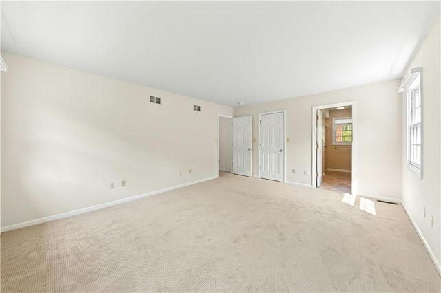 1975 Mountain Hill Lane, Lower Saucon Twp, PA 18055