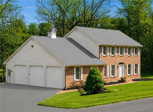 1975 Mountain Hill Lane, Lower Saucon Twp, PA 18055