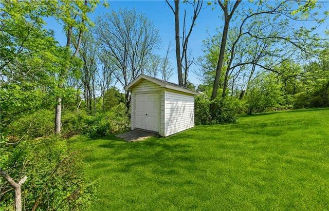 1975 Mountain Hill Lane, Lower Saucon Twp, PA 18055