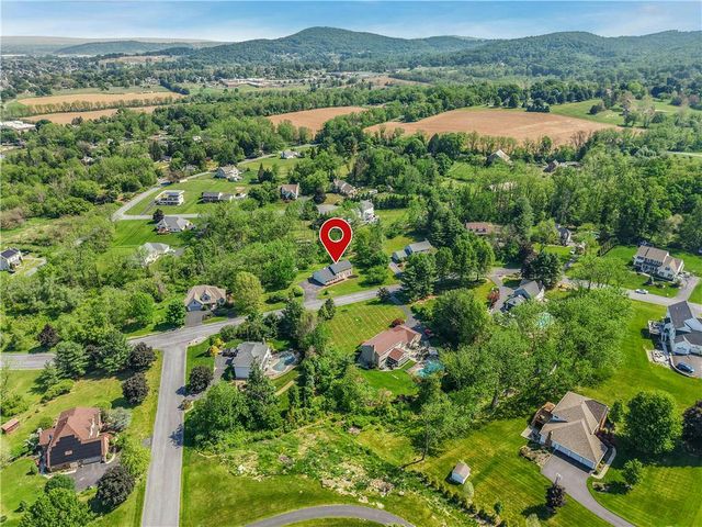 1975 Mountain Hill Lane, Lower Saucon Twp, PA 18055