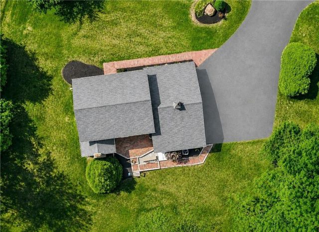 1975 Mountain Hill Lane, Lower Saucon Twp, PA 18055
