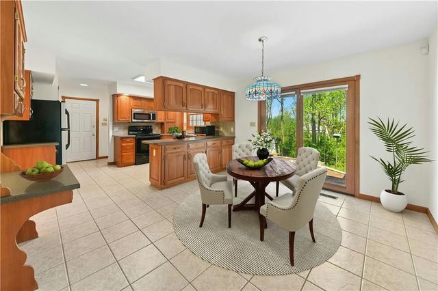 1975 Mountain Hill Lane, Lower Saucon Twp, PA 18055