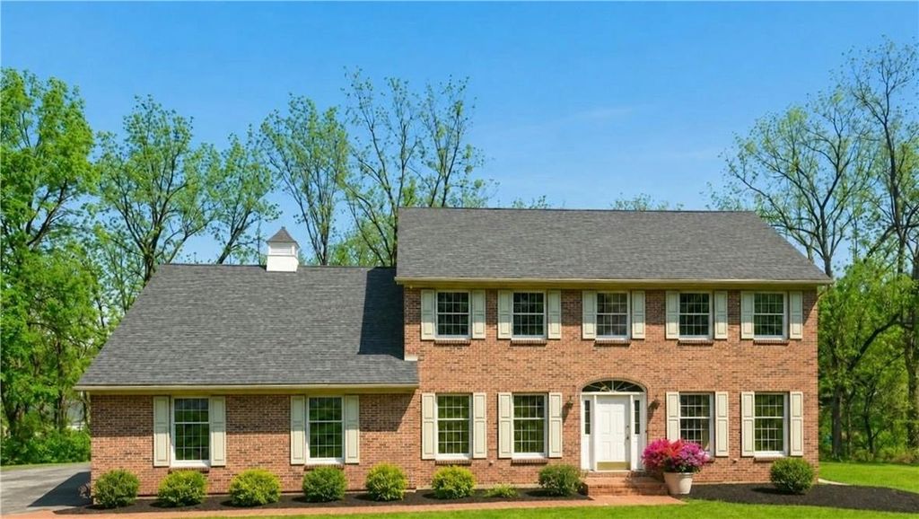 1975 Mountain Hill Lane, Lower Saucon Twp, PA 18055