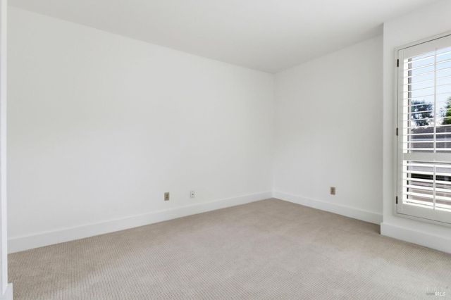 186 Larkspur Plaza Dr, Larkspur, CA 94939