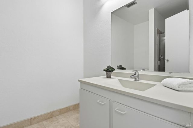 186 Larkspur Plaza Dr, Larkspur, CA 94939