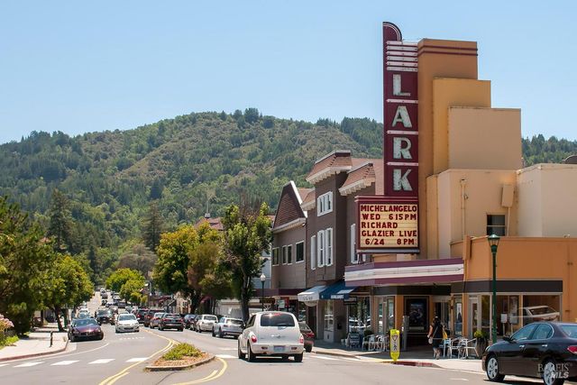 186 Larkspur Plaza Dr, Larkspur, CA 94939