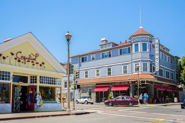 186 Larkspur Plaza Dr, Larkspur, CA 94939