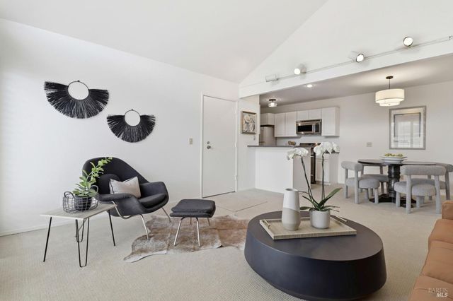 186 Larkspur Plaza Dr, Larkspur, CA 94939