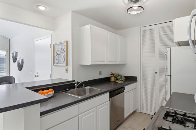 186 Larkspur Plaza Dr, Larkspur, CA 94939