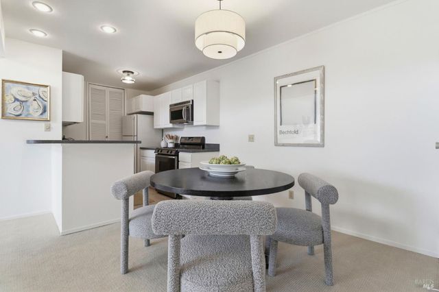 186 Larkspur Plaza Dr, Larkspur, CA 94939