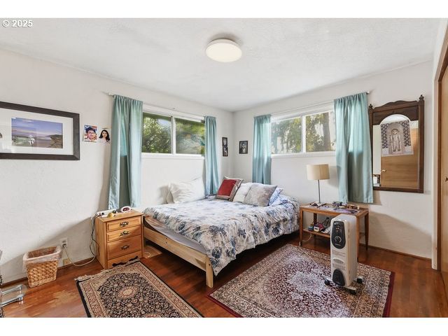 207 W D St, Springfield, OR 97477