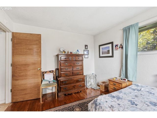 207 W D St, Springfield, OR 97477