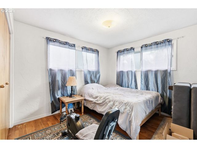 207 W D St, Springfield, OR 97477