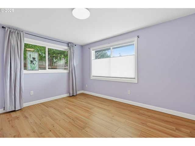 207 W D St, Springfield, OR 97477