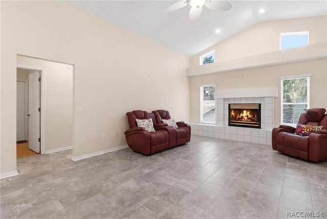 72 W Honey Palm Loop, Beverly Hills, FL 34465