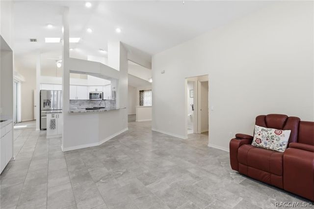 72 W Honey Palm Loop, Beverly Hills, FL 34465