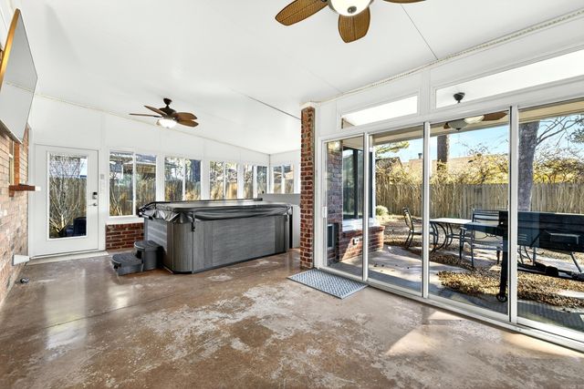 105 Foxrun Cove, Jacksonville, AR 72076