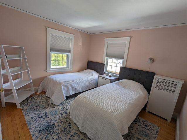 83 Saunders Rd, Norwood, MA 02062