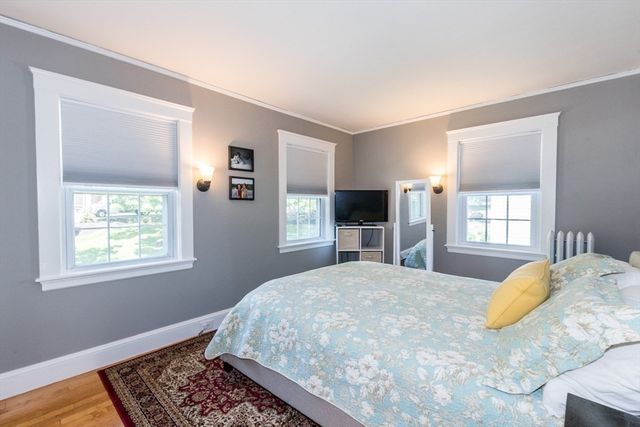 83 Saunders Rd, Norwood, MA 02062