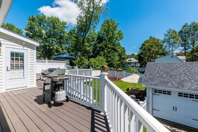 83 Saunders Rd, Norwood, MA 02062