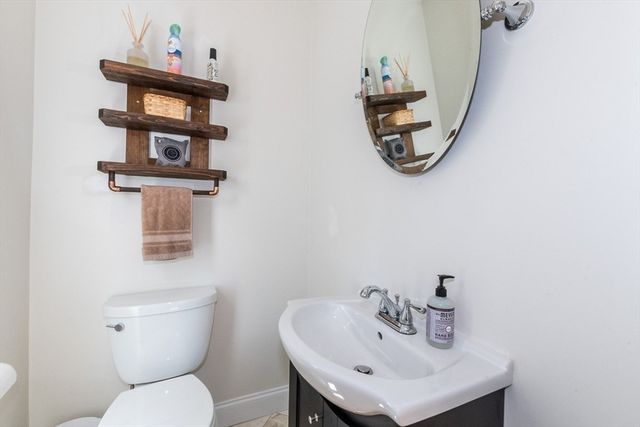 83 Saunders Rd, Norwood, MA 02062