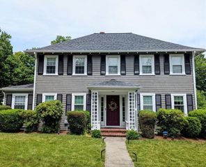 83 Saunders Rd, Norwood, MA 02062