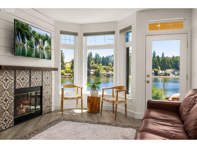 103 3RD St, Lake Oswego, OR 97034