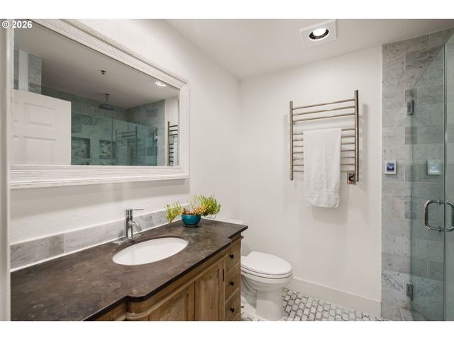 103 3RD St, Lake Oswego, OR 97034