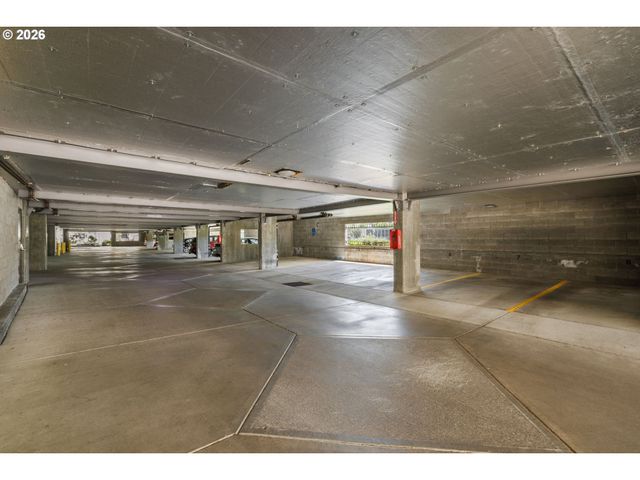 103 3RD St, Lake Oswego, OR 97034