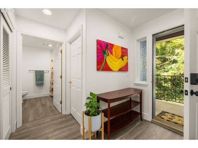 103 3RD St, Lake Oswego, OR 97034