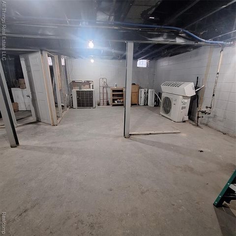 20472 Hull Street, Highland Park, MI 48203