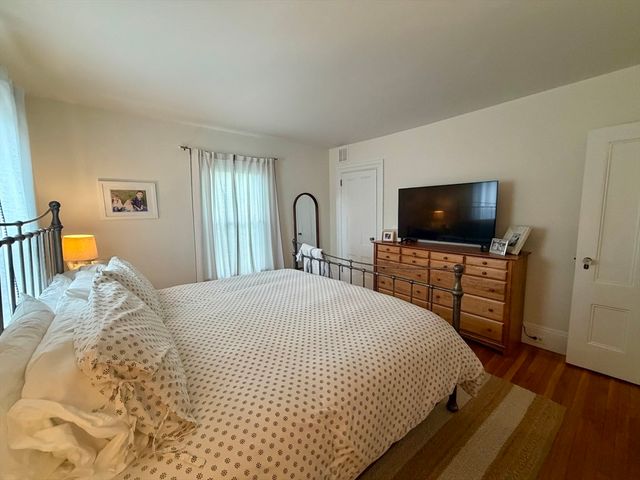 43 Walnut Street, Newton, MA 02460