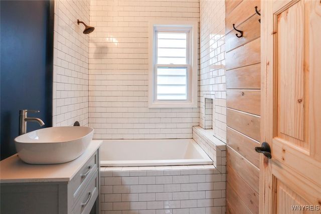 211 Grote Street, Buffalo, NY 14207