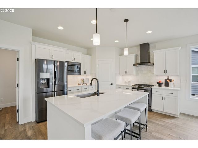 3809 Se REED Dr, Hillsboro, OR 97123