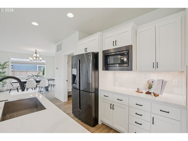 3809 Se REED Dr, Hillsboro, OR 97123