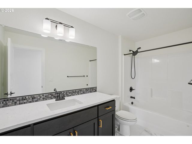 3809 Se REED Dr, Hillsboro, OR 97123