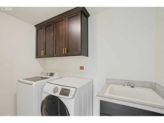 3809 Se REED Dr, Hillsboro, OR 97123