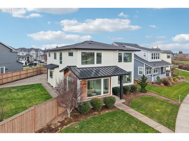 3809 Se REED Dr, Hillsboro, OR 97123