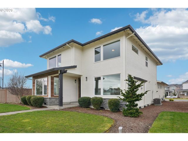 3809 Se REED Dr, Hillsboro, OR 97123