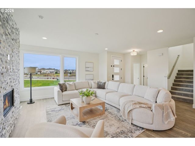 3809 Se REED Dr, Hillsboro, OR 97123