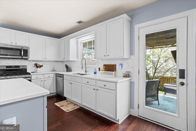 4122 Pond Edge Road, Snellville, GA 30039