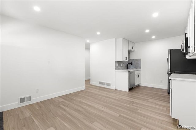 25403 Fern Street, Roseville, MI 48066