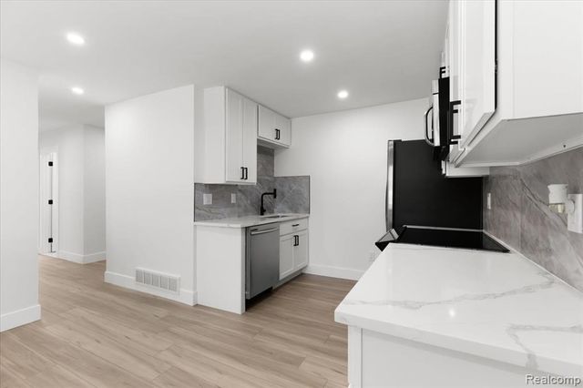 25403 Fern Street, Roseville, MI 48066