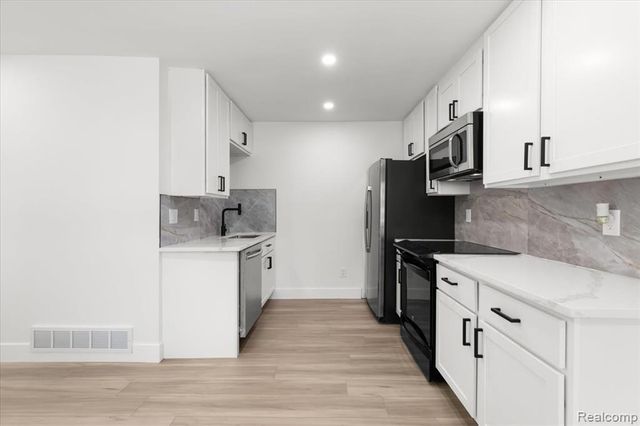 25403 Fern Street, Roseville, MI 48066