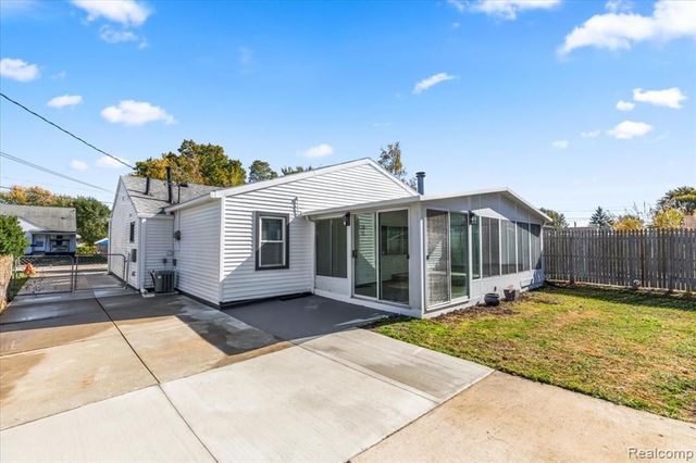 25403 Fern Street, Roseville, MI 48066