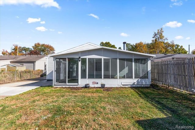 25403 Fern Street, Roseville, MI 48066