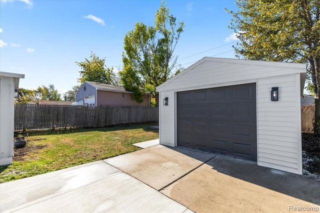 25403 Fern Street, Roseville, MI 48066