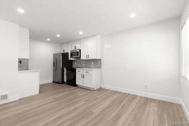 25403 Fern Street, Roseville, MI 48066