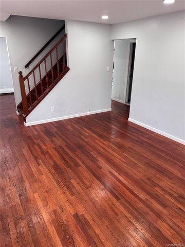 190 Lee Avenue, Hicksville, NY 11801