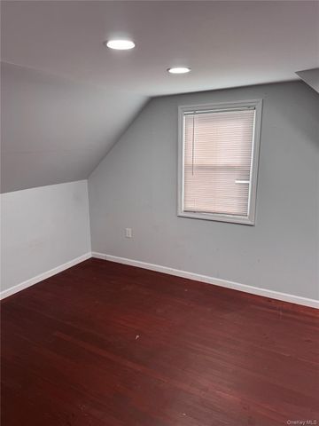 190 Lee Avenue, Hicksville, NY 11801